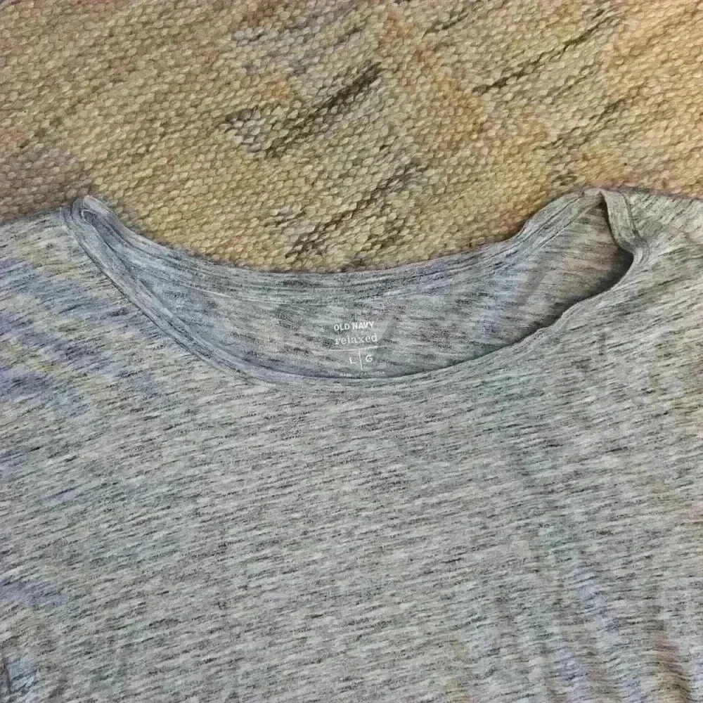 Grey Old Navy Tee - Picture 4 of 6